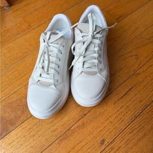 UGG Women's Sneakers size6.5